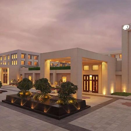 Doubletree By Hilton Agra Hotel Agra  Exterior photo